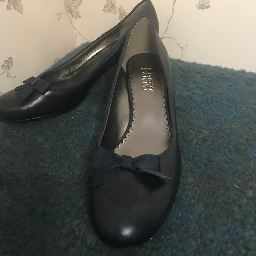 Franco Sarto Navy Leather Pumps with Bow - Size 8.5